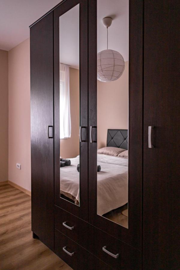 Charna Apartment Beograd Železnik Dış mekan fotoğraf